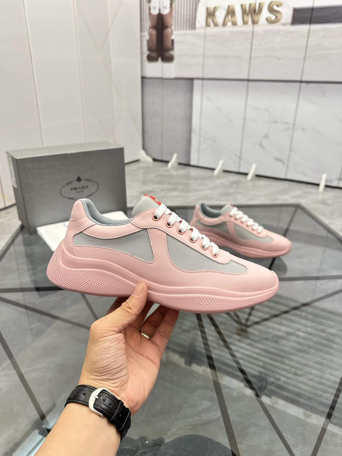 Men's shoes: 💰P360¥ Product trademark: Prada *"Prada*" low-top casual shoes Regular size: 35-47 (can be customized to 48) couple style Product materials: imported silk leather upper, breathable lining, original outsole. Number: 943